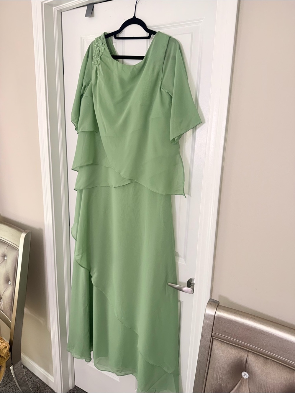 Elegant Layered Sage Green Women's Dress
